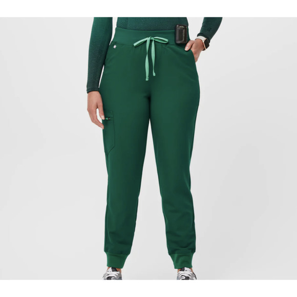 Figs Hunter Green Set 
Top - XL
Bottom - XL - Picture 5 of 7